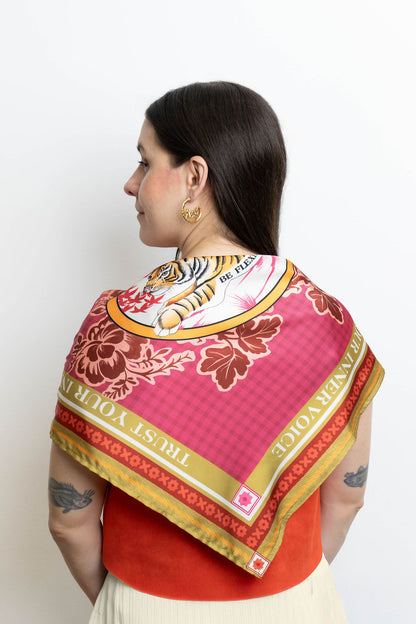 Pañoleta “Be Flexible in Life” – 65 x 65 cm